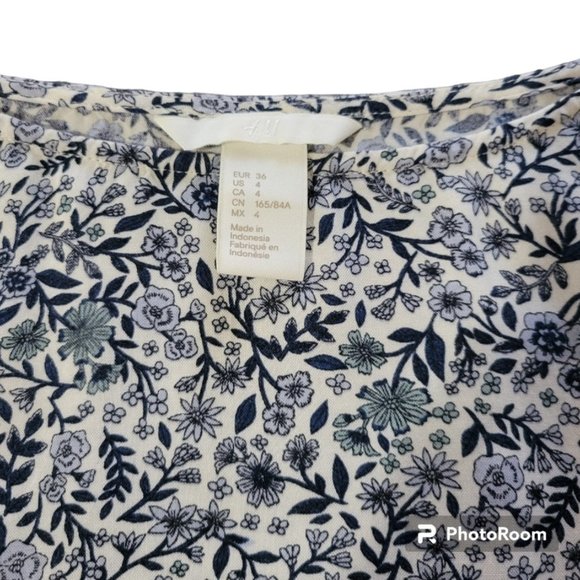 H&M FloralTrumpet-sleeved dress Size 4 - Picture 2 of 2